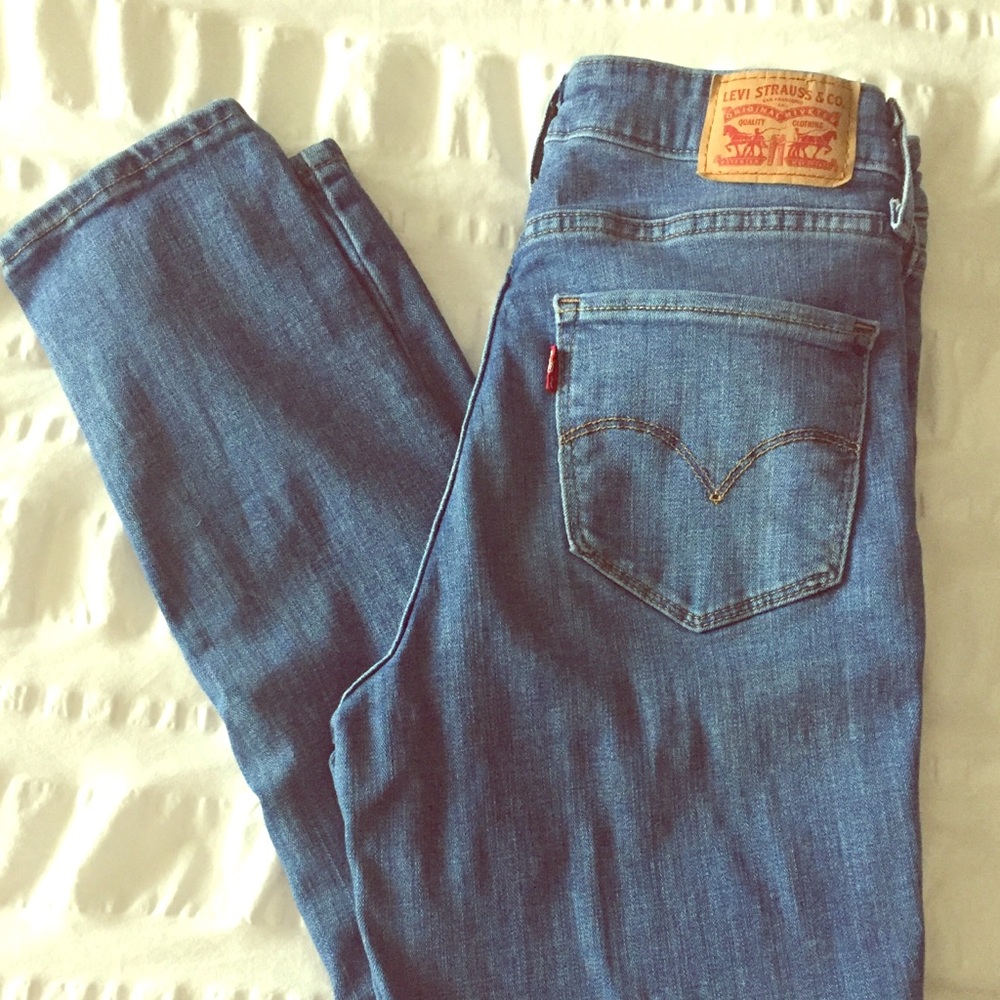 Levi’s 721 High Rise Skinny Jeans